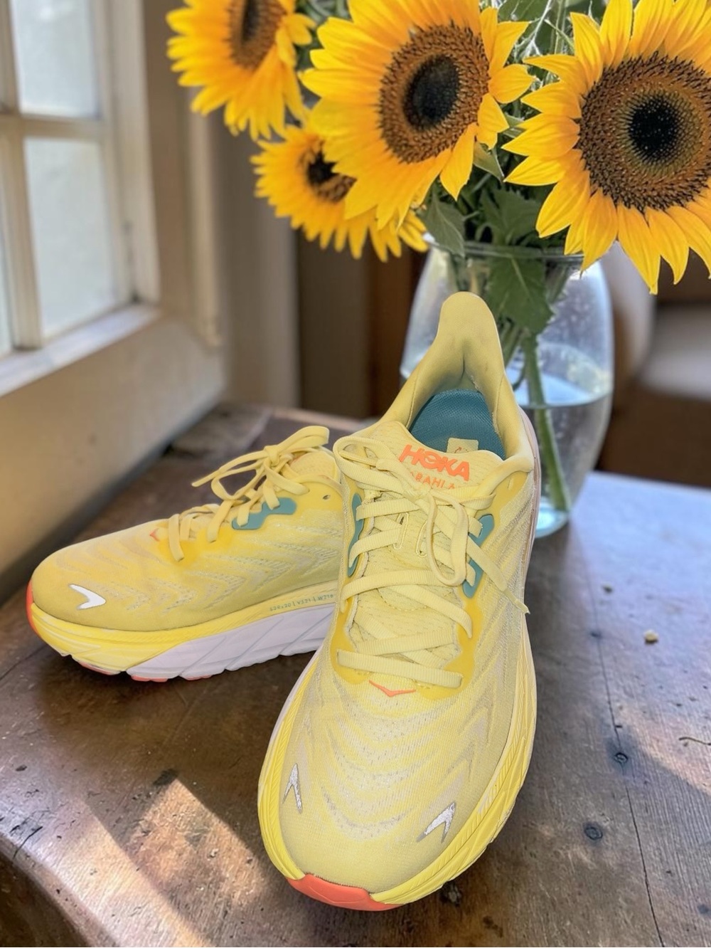 HOKA Arahi 6 Women’s Running Shoes Yellow Pear Size 8B